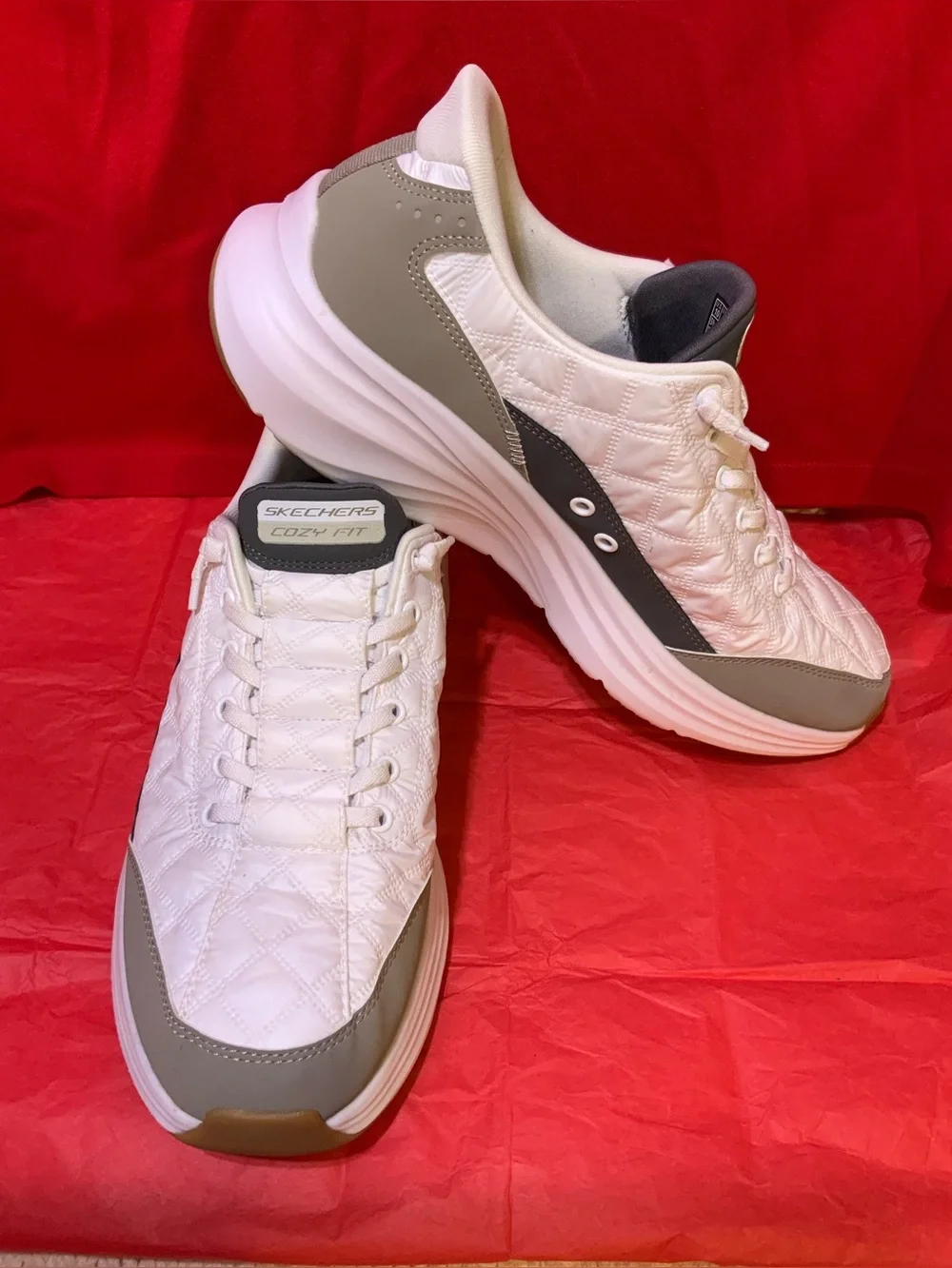 SKECHERS